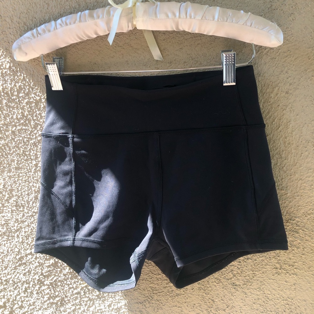 Lululemon high rise booty align shorts